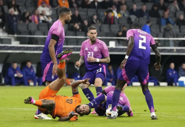 友谊赛-德国2-1逆转绝杀荷兰 克罗斯连场送助攻